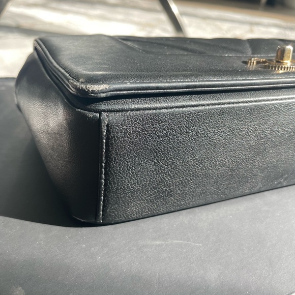 Chanel Bag Chevron - Picture 3 of 14